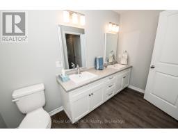 380 WELLINGTON STREET E - 33