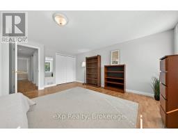 44 - 35 ROEHAMPTON CRESCENT - 23