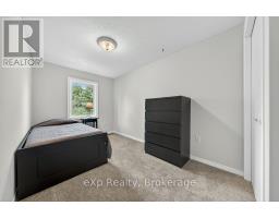 44 - 35 ROEHAMPTON CRESCENT - 24
