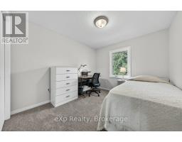 44 - 35 ROEHAMPTON CRESCENT - 25