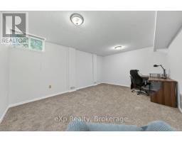 44 - 35 ROEHAMPTON CRESCENT - 29