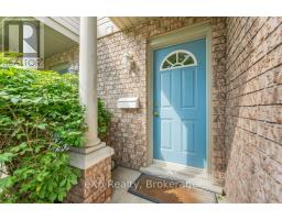 44 - 35 ROEHAMPTON CRESCENT - 3