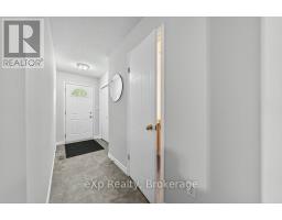 44 - 35 ROEHAMPTON CRESCENT - 5
