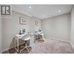 12 - UNIT 12 GOSLING GARDENS - 25