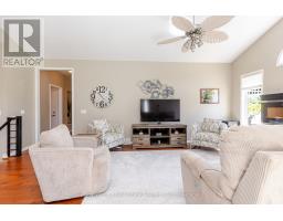 19 - 19 MACPHERSON AVENUE - 12