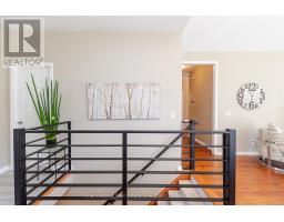19 - 19 MACPHERSON AVENUE - 17