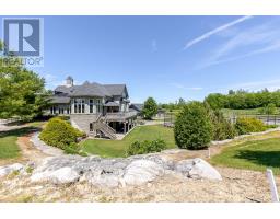 19 - 19 MACPHERSON AVENUE - 35