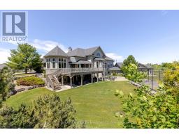 19 - 19 MACPHERSON AVENUE - 36