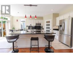 19 - 19 MACPHERSON AVENUE - 7