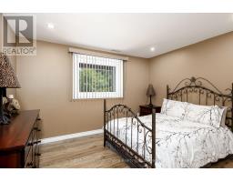 276 MECHANIC STREET W - 26