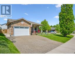 76 ABBEYWOOD CRESCENT - 8