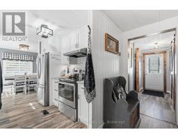 90 FAIRVIEW CRESCENT - 17