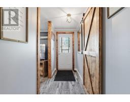 90 FAIRVIEW CRESCENT - 7