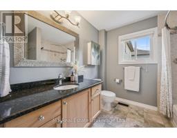 584 MCTAVISH STREET - 17