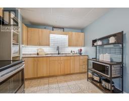 584 MCTAVISH STREET - 25