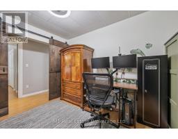 584 MCTAVISH STREET - 27