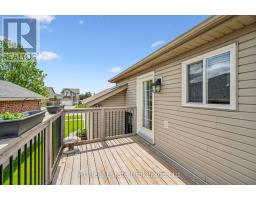 584 MCTAVISH STREET - 34