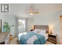 237 HURON STREET S - 26
