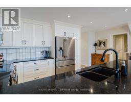 16 - 560 DEVONSHIRE ROAD - 9