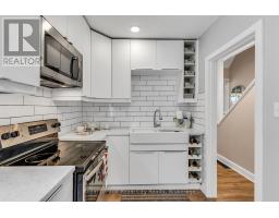 56 WINSTON CRESCENT - 11