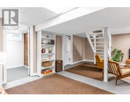 56 WINSTON CRESCENT - 24