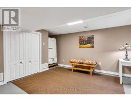 56 WINSTON CRESCENT - 26