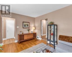 56 WINSTON CRESCENT - 7