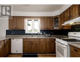 7 HILLSIDE COURT - 15