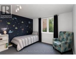 7 HILLSIDE COURT - 27