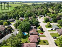 7 HILLSIDE COURT - 43