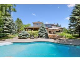 12 OCHS DRIVE - 40