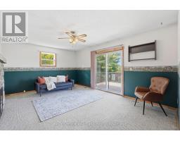 6 BROWN STREET N - 17