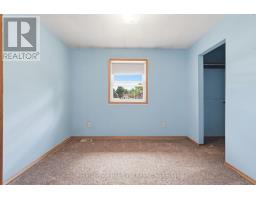 6 BROWN STREET N - 24