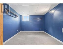 6 BROWN STREET N - 27