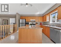 670 REID CRESCENT - 14