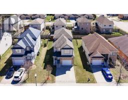 670 REID CRESCENT - 3