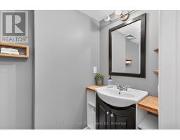 670 REID CRESCENT - 38