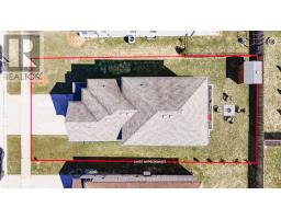670 REID CRESCENT - 6