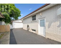 30 KIMBERLY ROAD - 35