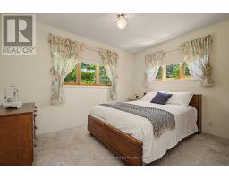 4 & 6 SHARON PARK DRIVE - 26
