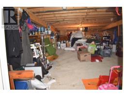 9 DESMASDONS ROAD - 38
