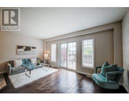 208 FEATHERSTONE CRESCENT - 14