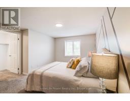 208 FEATHERSTONE CRESCENT - 26