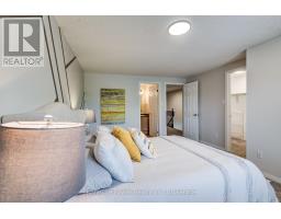 208 FEATHERSTONE CRESCENT - 27