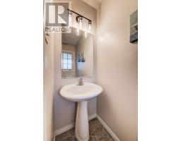 208 FEATHERSTONE CRESCENT - 6