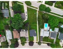 70 BEDFORD DRIVE - 22