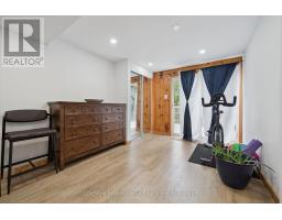 54 CHESTERTON LANE - 29
