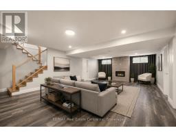 33 WATERLOO STREET - 23