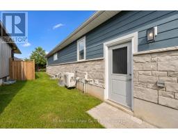 33 WATERLOO STREET - 26