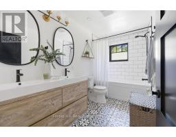 415 WELLINGTON STREET - 16